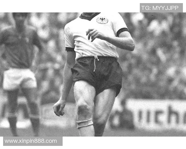 荷兰足球明星崛起之路：从青年才俊到世界足坛顶尖球员的传奇历程